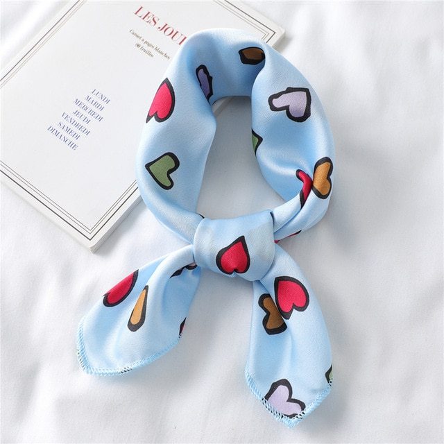 Schöner kleiner Seidenschal mit Herz-Print für Haargummi Damen Quadratischer Halsschal Foulard Damentasche Dünnes Band Halstuch Bandana