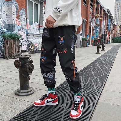 Neue Cropped Pants für die Sommer-Hip-Hop-Instagram-Kampagne