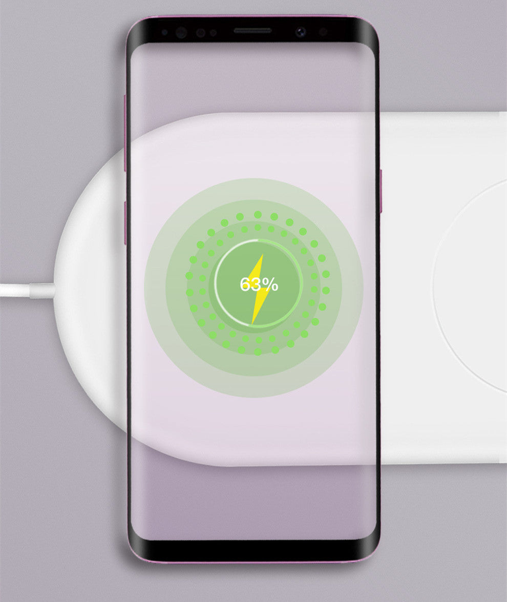 Drahtloses Dual-Charge-Ladegerät für Mobiltelefone Unterstützt das schnelle Laden von zwei drahtlosen Mobiltelefonen