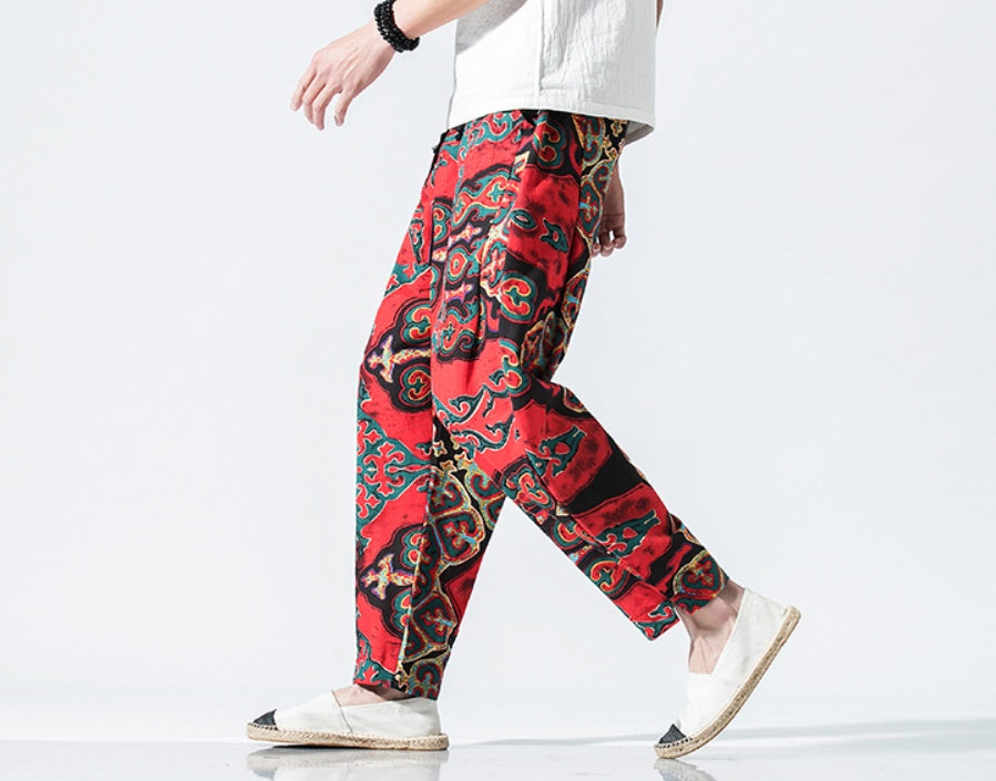 Neun Hosen im chinesischen Stil mit kleinen Fußlaternen