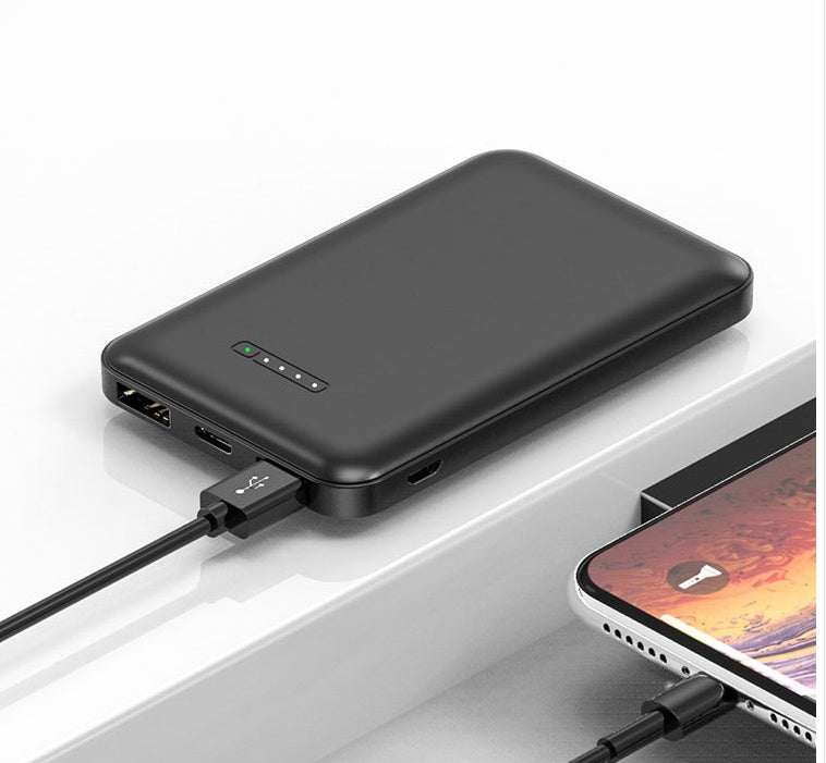 Powerbank zum kabellosen Aufladen von Mobiltelefonen
