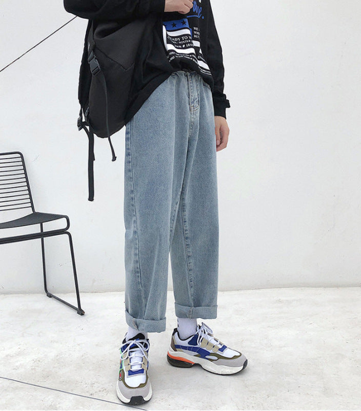 Lockere Jeanshose mit geradem Bein und weitem Bein