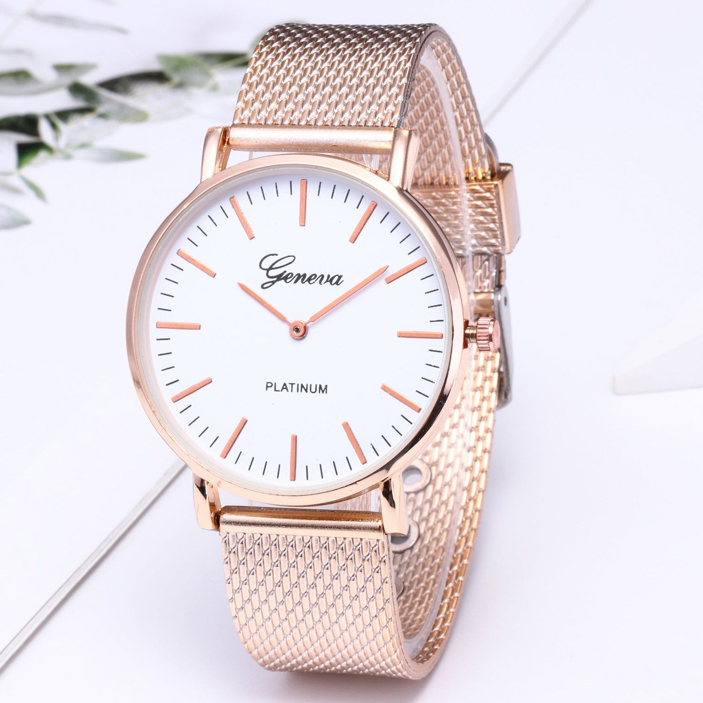 Damenuhr mit Mesh-Armband