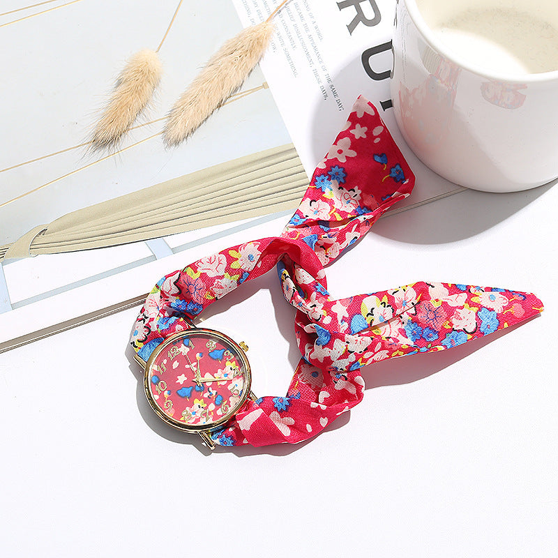 Damen-Armbanduhr mit Blumenmuster