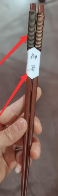 Kreative Sushi-Küche, spitze Essstäbchen, Haushaltsmesser aus Eisen und Holz, eine Vielzahl gedrehter Linien, lange japanische Essstäbchen aus Holz