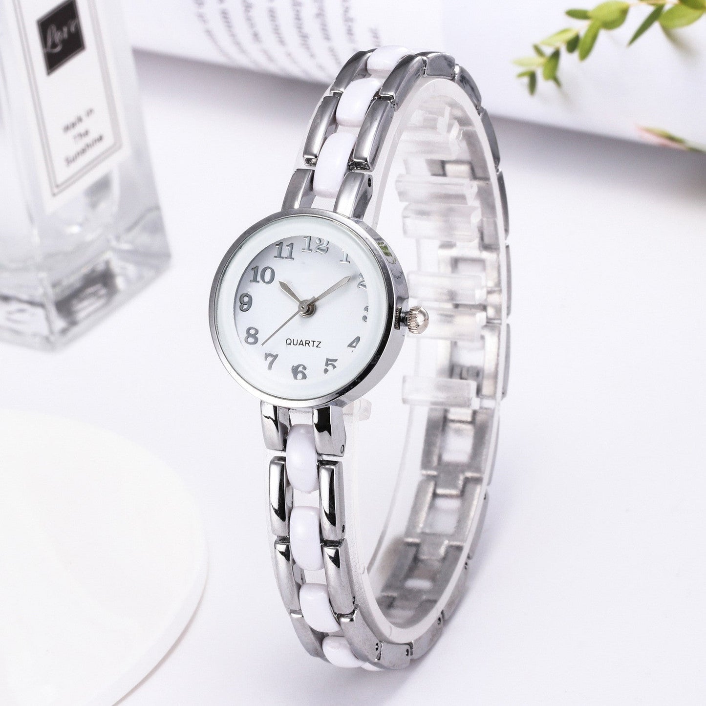 Damenmode Einfache Diamant-besetzte Armbanduhr