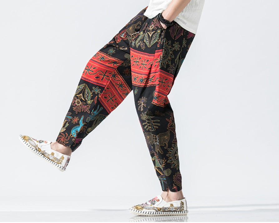 Neun Hosen im chinesischen Stil mit kleinen Fußlaternen