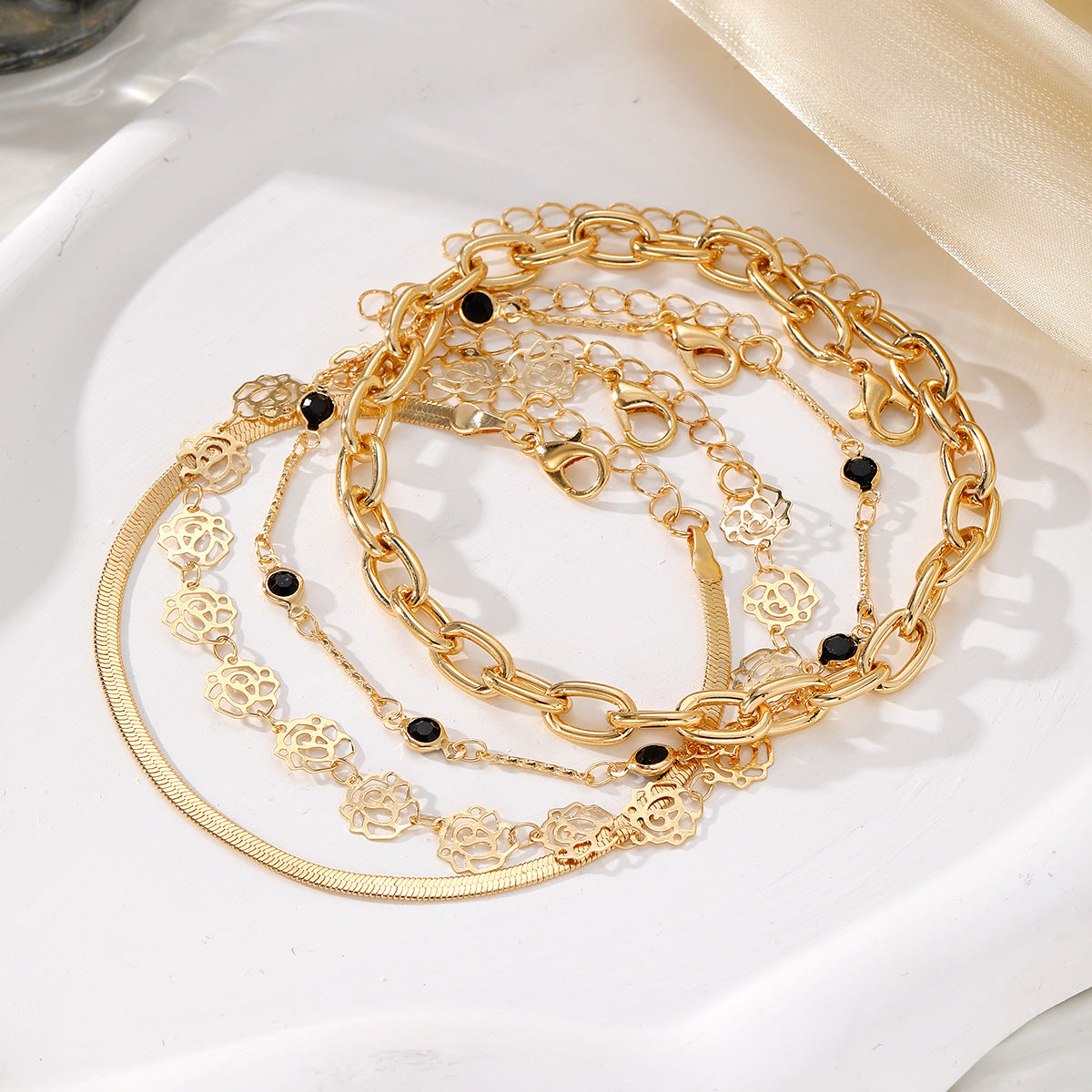 Fußkettchen mit Schlangenkette und Rosen und schwarzen Diamanten, 4-teiliges Set