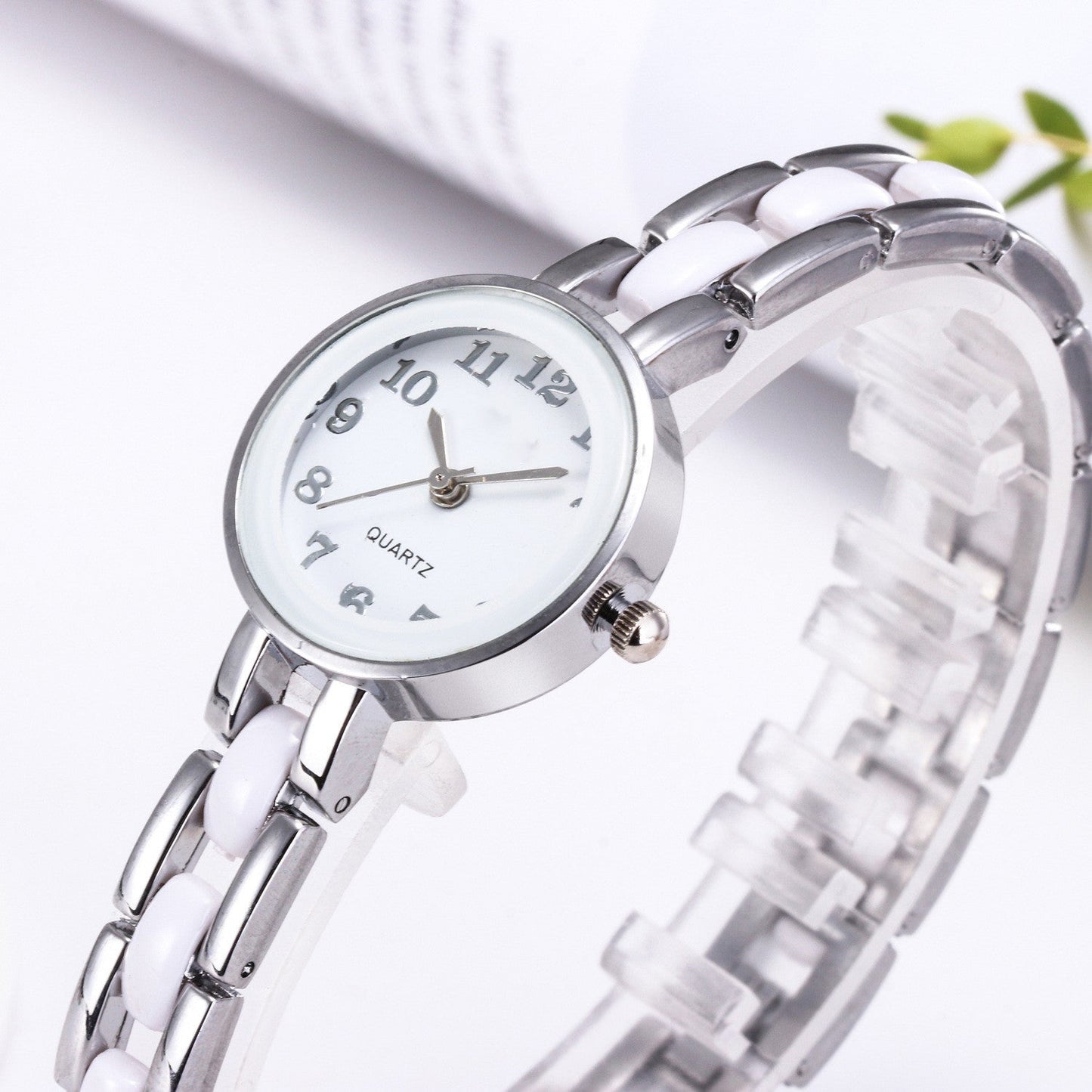 Damenmode Einfache Diamant-besetzte Armbanduhr