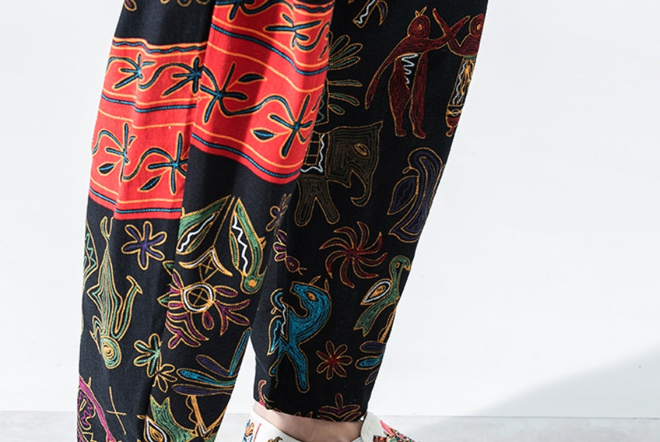 Neun Hosen im chinesischen Stil mit kleinen Fußlaternen
