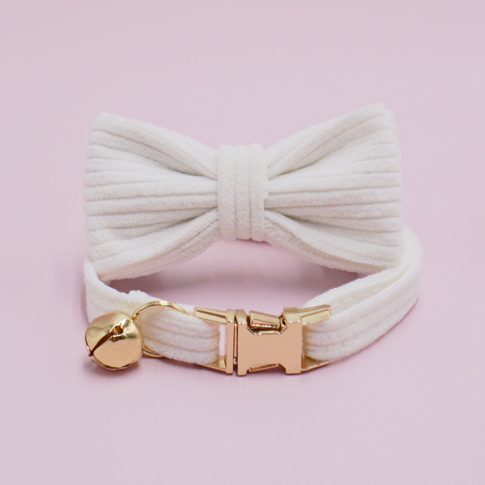 Hübsches Katzenhalsband aus Cord mit Katzenschleife
