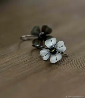 Kreative handgefertigte Blumenohrringe für Damen