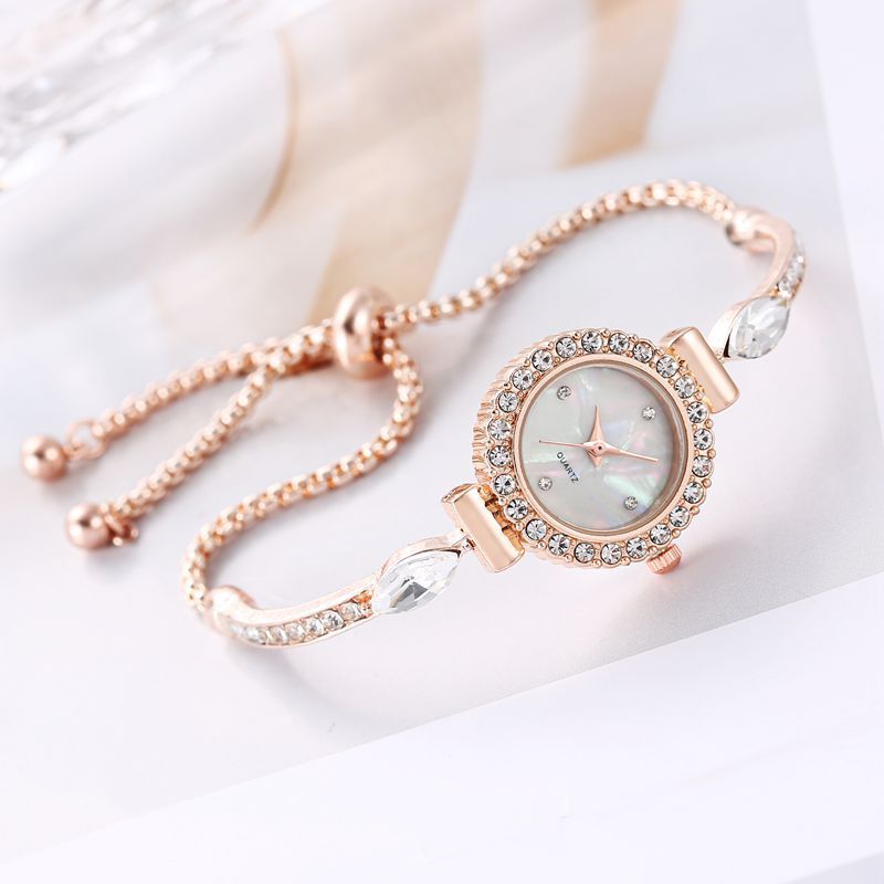 Dekorative ausziehbare Armbanduhr mit Diamant-Zifferblatt