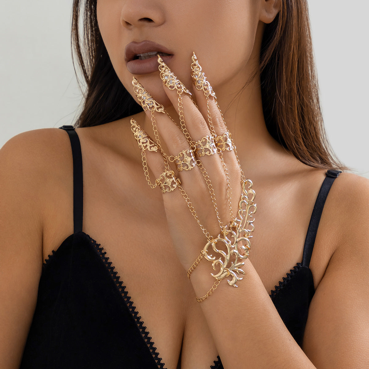 Hohles, konisches Fingernagel-Kappe-Fäustling-Armband für Damen
