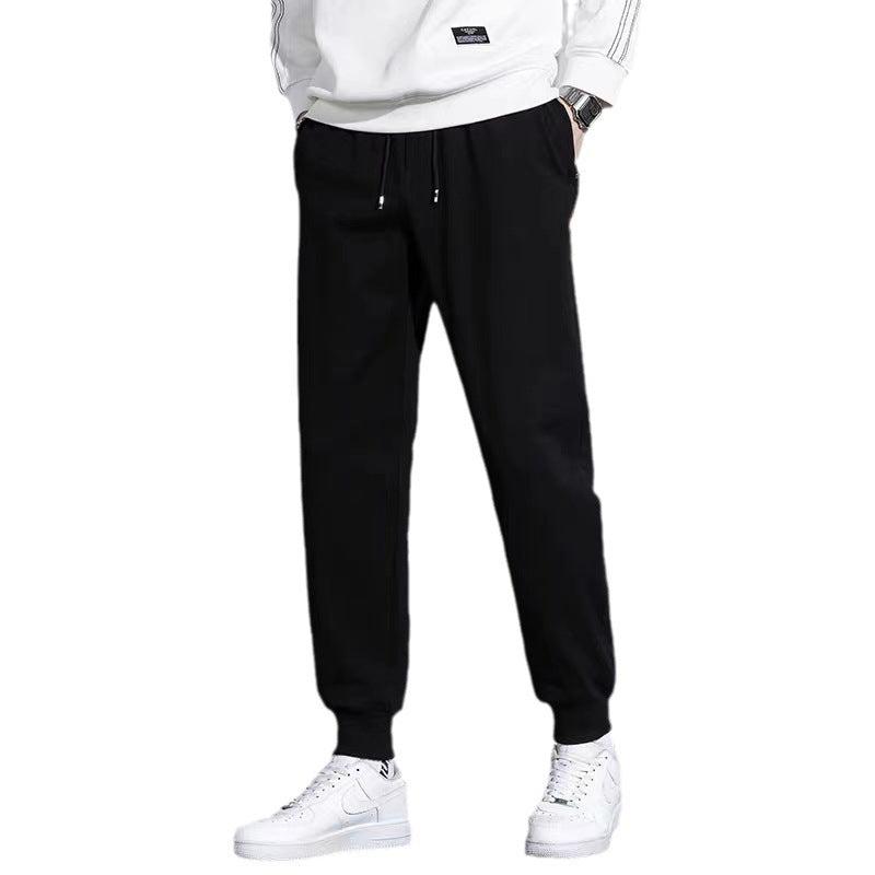 Gerade schwarze, lockere, lässige Strick-Sporthose
