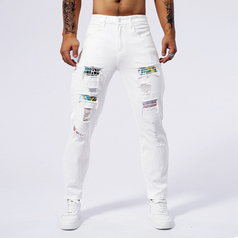 Jeans mit Lochpatch und verwaschenem Look