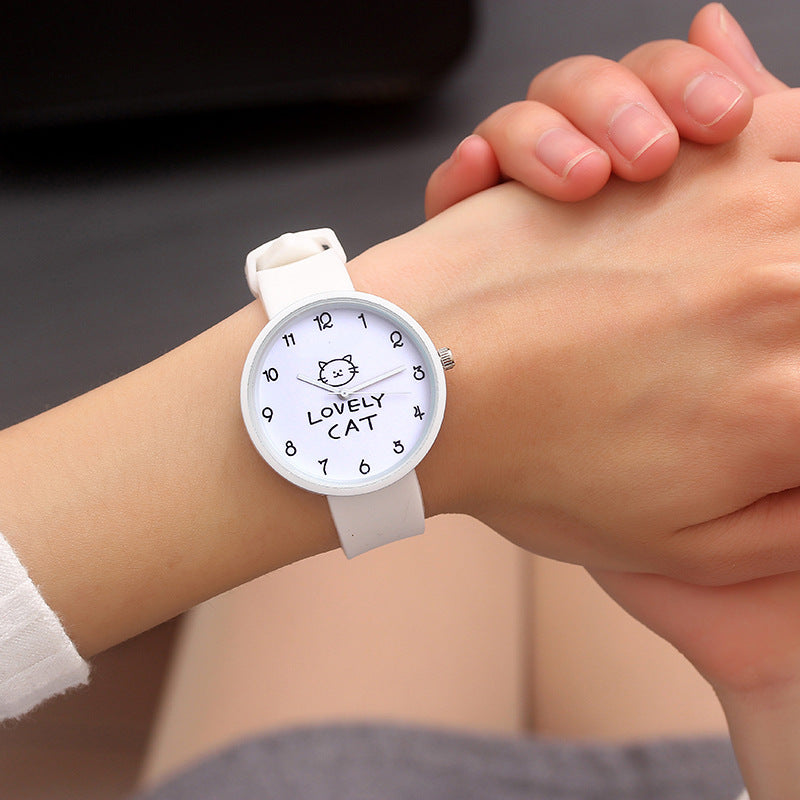 Modische Damen-Armbanduhr mit kleinem Zifferblatt und dünnem Riemen