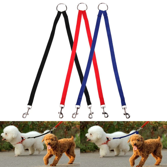Eine für zwei Hundeleinen, kleine Hundeleinen, zweiköpfige Haustierleinen, ein Seil für zwei Hunde, eine Hundeleine