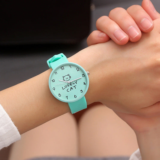 Modische Damen-Armbanduhr mit kleinem Zifferblatt und dünnem Riemen