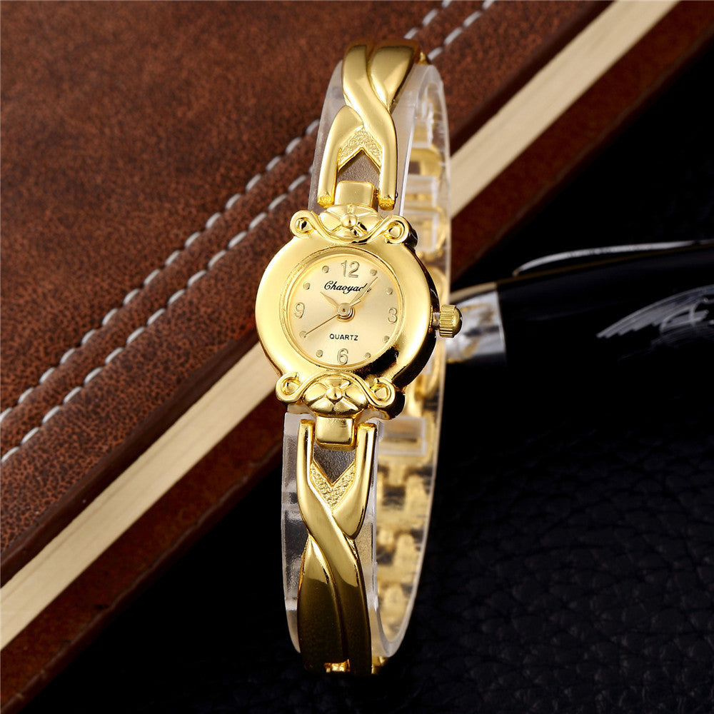 Kreative Damen-Armbanduhr mit kleinem Zifferblatt