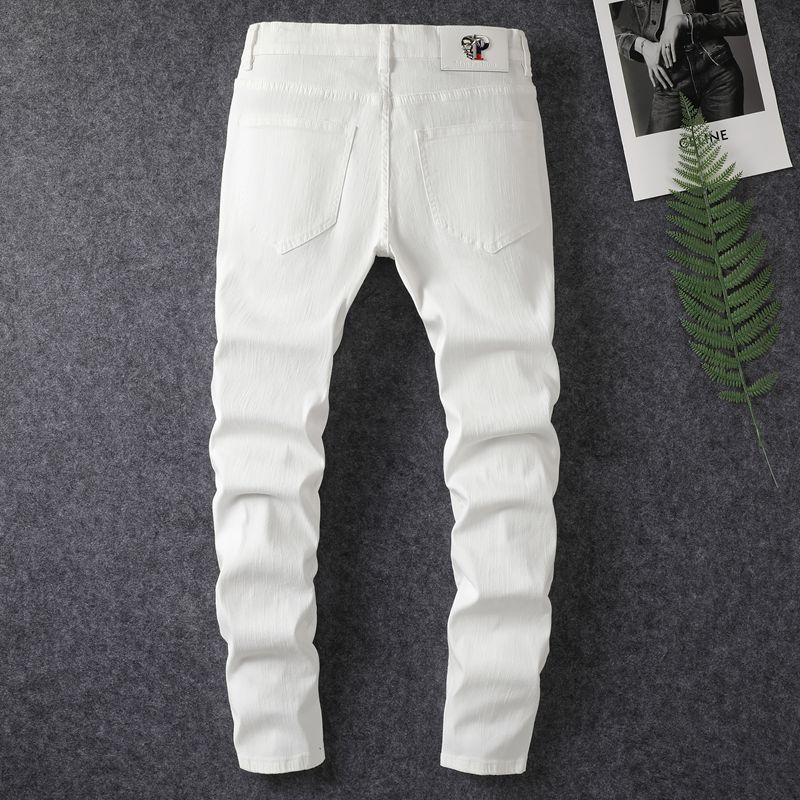 Jeans mit Lochpatch und verwaschenem Look
