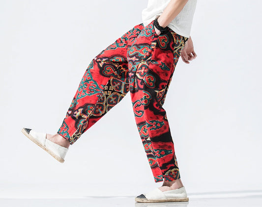 Neun Hosen im chinesischen Stil mit kleinen Fußlaternen