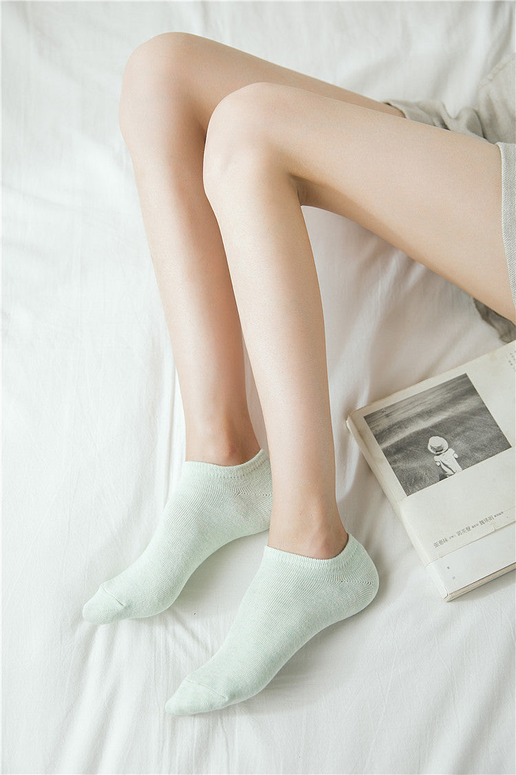 Vielseitige einfarbige Socken für Damen