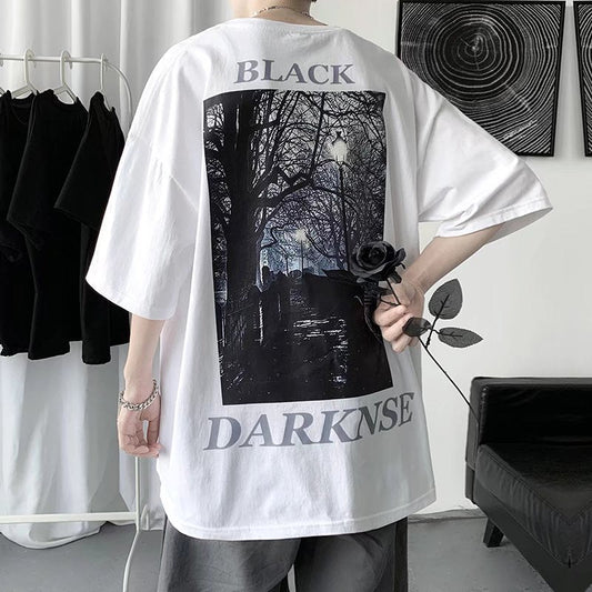 Lockeres, lässiges T-Shirt mit halblangen Ärmeln