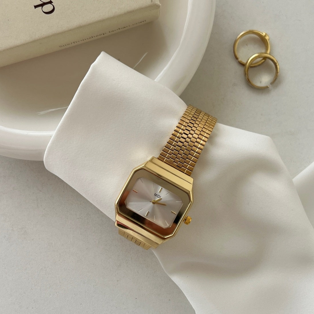 Leichte Luxus-Uhr im kalten Stil, hochwertige quadratische Uhr mit großem Zifferblatt für Damen