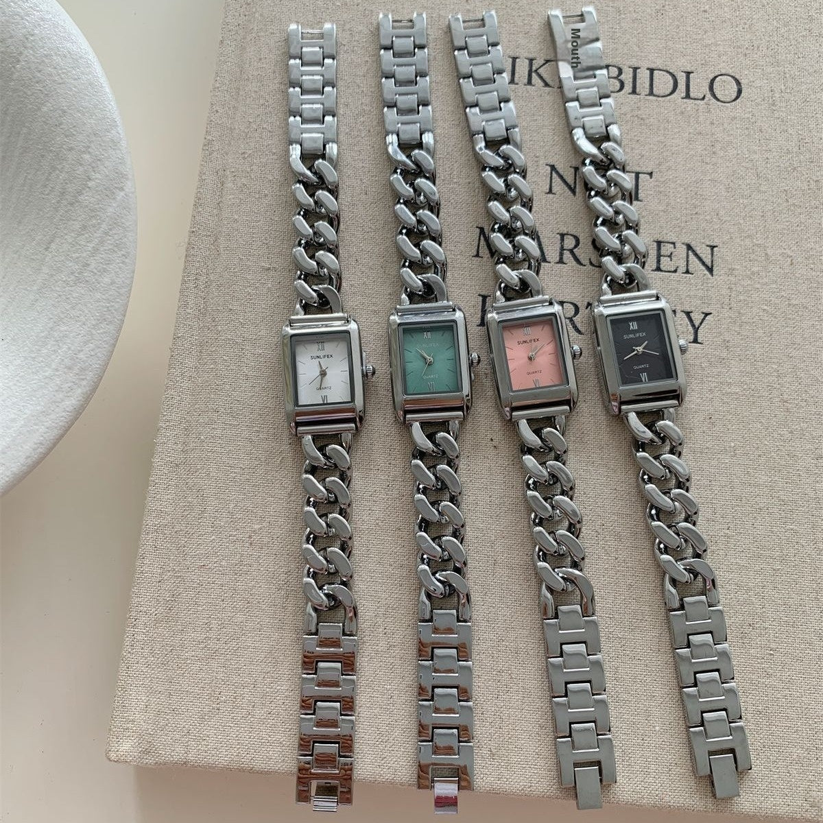 Klassische einfache Design Kette Uhr weibliche