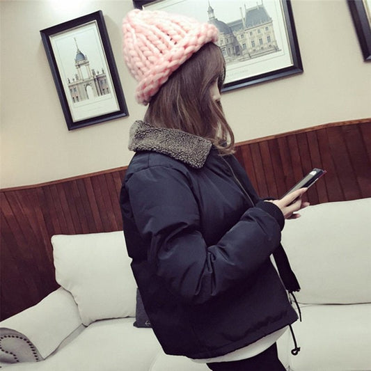 Damen Oberbekleidung Herbst Wintermantel Koreanischer Stil Lämmerkragen Daunen Baumwollgefütterte Jacken Kurze Lässige Weibliche Warme Parkas 
