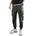 Freizeit Sporthose mit schmal zulaufenden Beinen und mehreren Taschen
