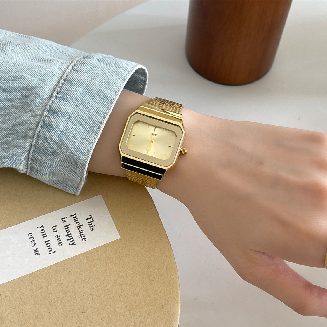 Leichte Luxus-Uhr im kalten Stil, hochwertige quadratische Uhr mit großem Zifferblatt für Damen