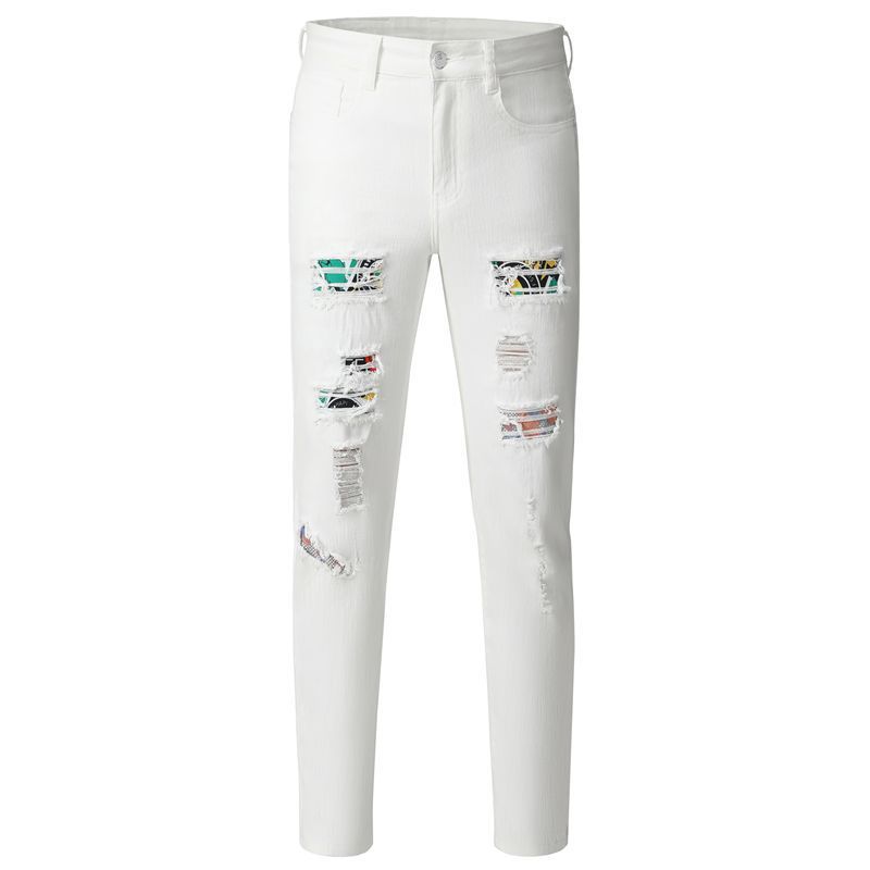 Jeans mit Lochpatch und verwaschenem Look