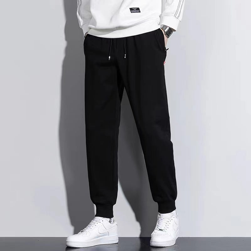 Gerade schwarze, lockere, lässige Strick-Sporthose