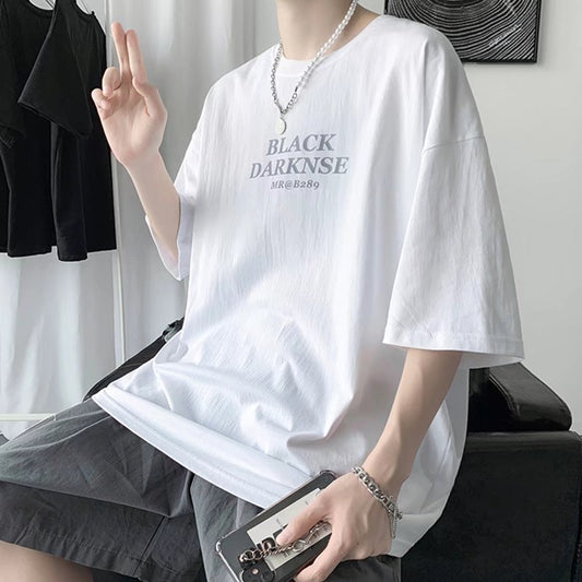 Lockeres, lässiges T-Shirt mit halblangen Ärmeln