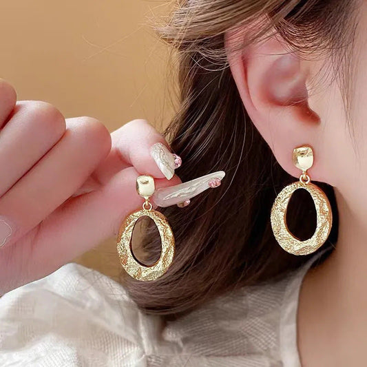 Metall unregelmäßige ovale geometrische Vintage Ohrringe für Frauen