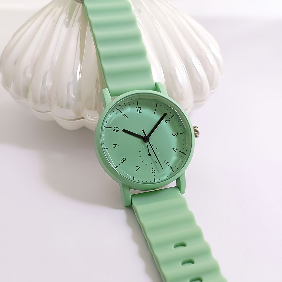Neue Jelly Color Round Shell Student-Quarzuhr mit Silikonarmband für Damen