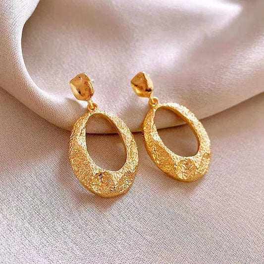 Metall unregelmäßige ovale geometrische Vintage Ohrringe für Frauen