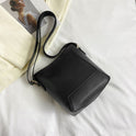 Schlichte One-Shoulder Cross Body Bucket Bag