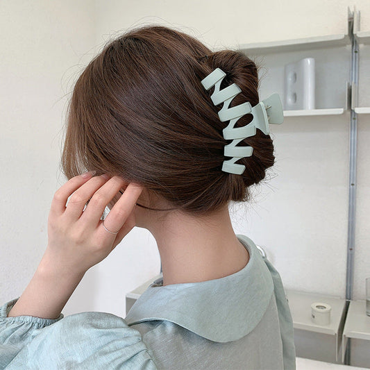 Große, mattierte Haarspange Simplicity Grip für Damen