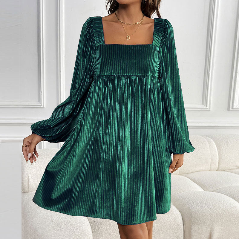 Damenkleid aus Samt mit eckigem Kragen