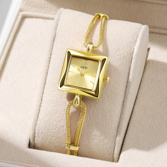 Hochwertige, einfache kleine quadratische Platte Legierung Armband Uhr im antiken Stil