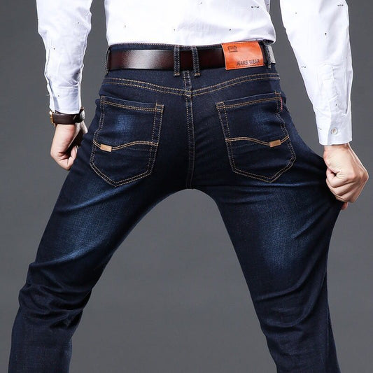Elastische gerade Röhrenjeans für Herren in lockerer Freizeit