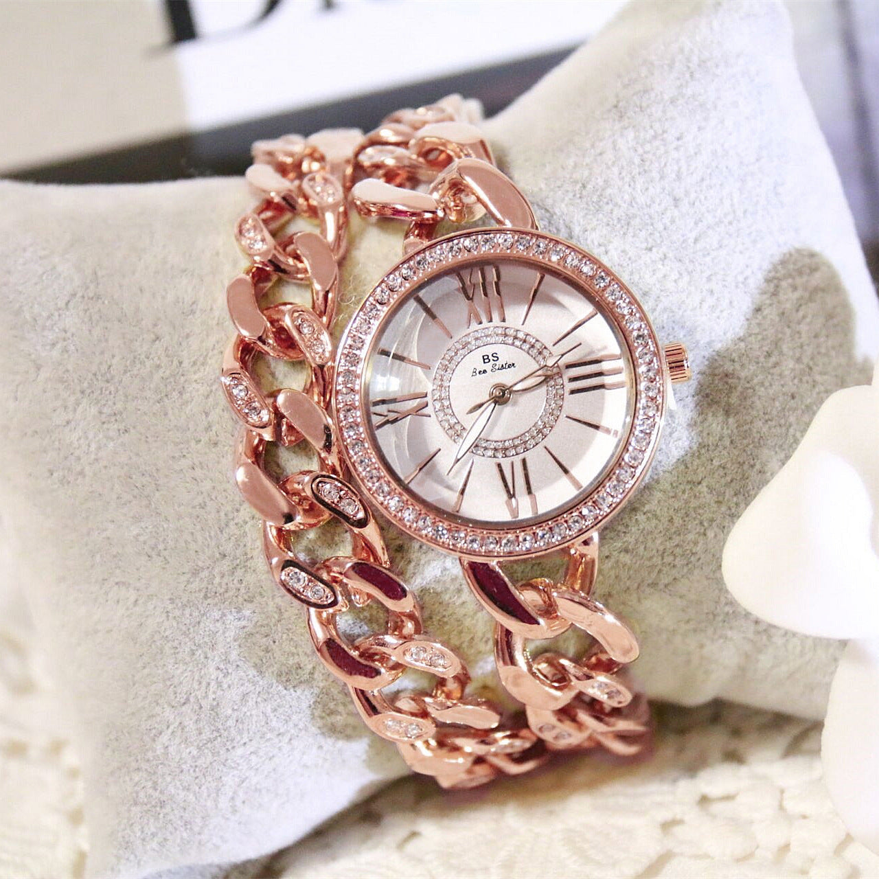 Damen-Armbanduhr mit Kettendekor